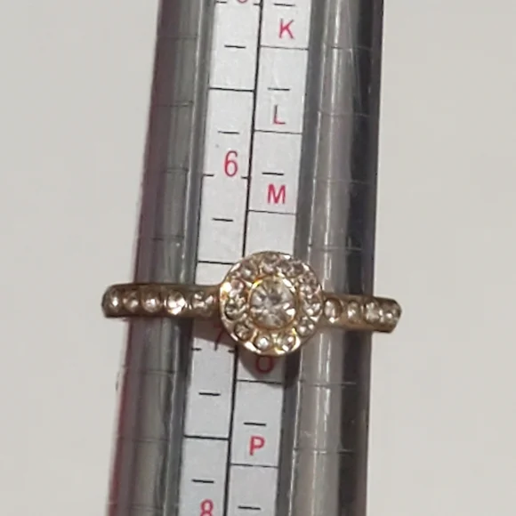 Rhinestone Halo Engagement Ring Pave Solitaire Crystals Goldtone Size 6 3/4 - Picture 8 of 8